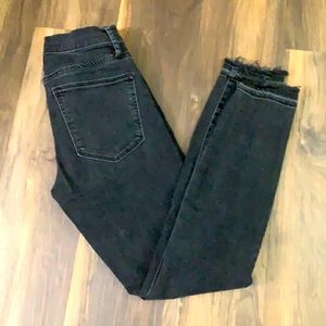 Gap 25r black wash skinny crop Jean